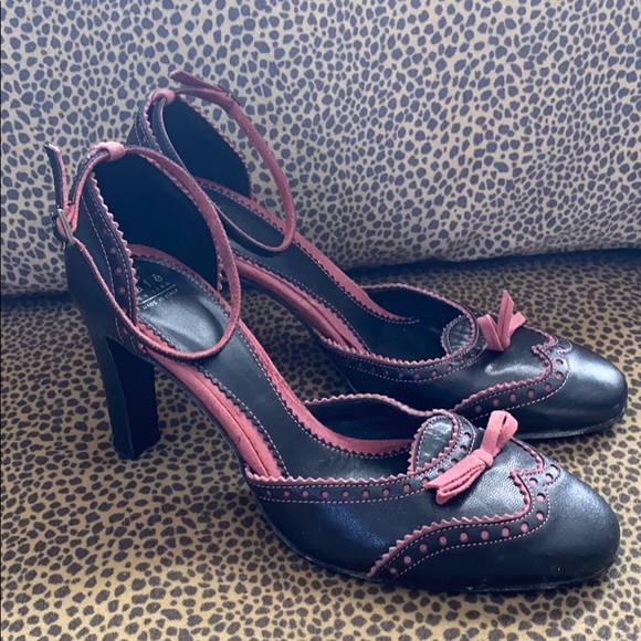 Black and pink Mary Jane Pumps - Picture 1 of 3